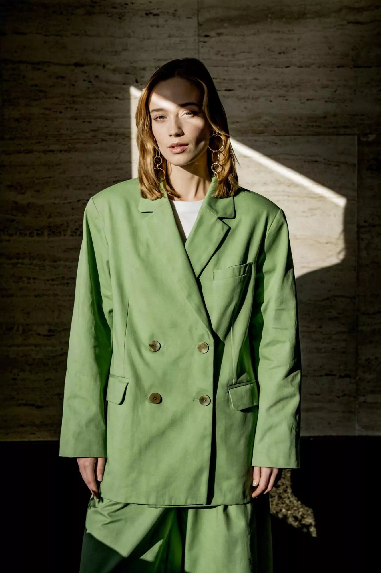 Playing with contrast: oversized & fitted