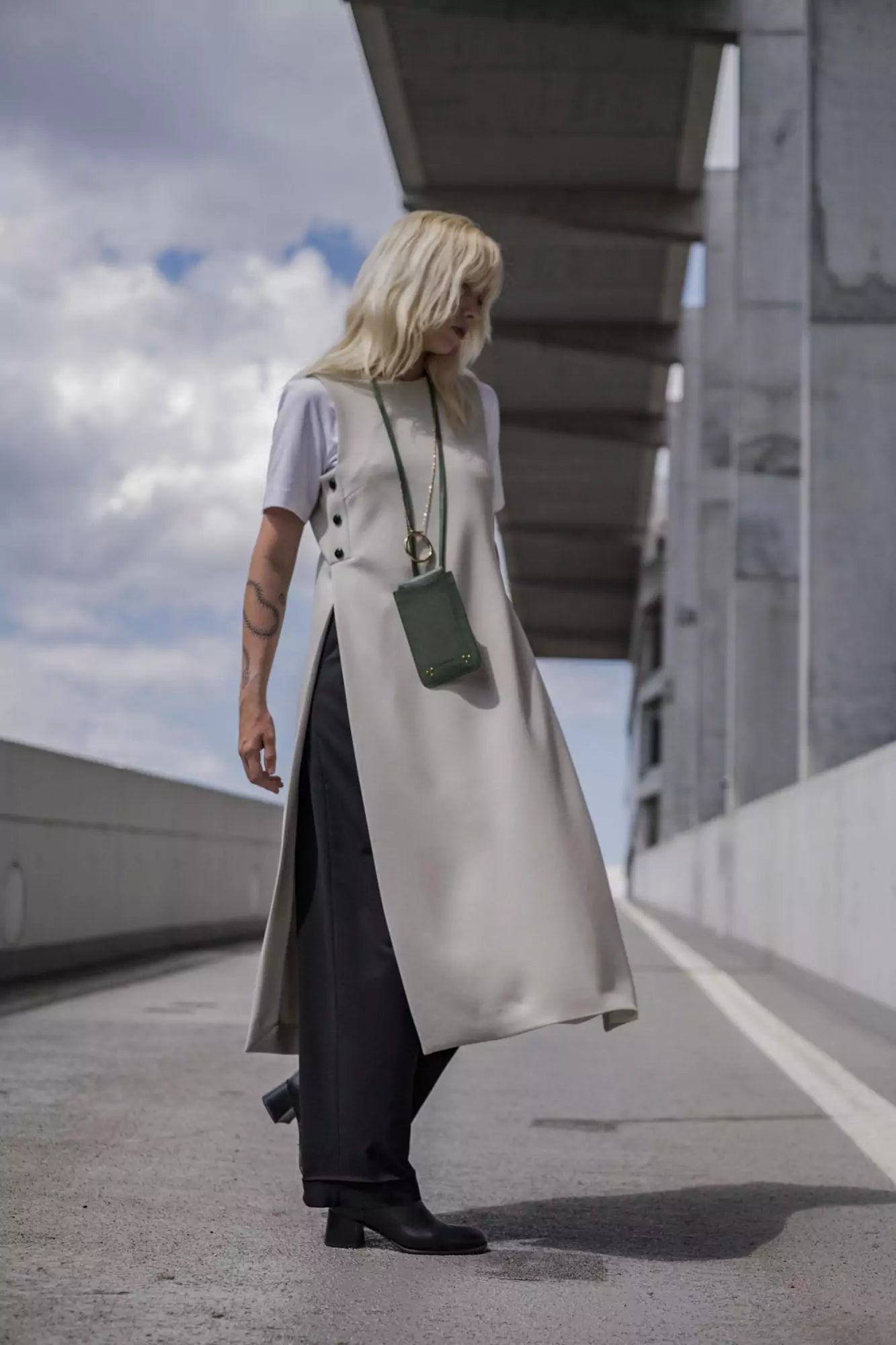 How to style the pinafore?