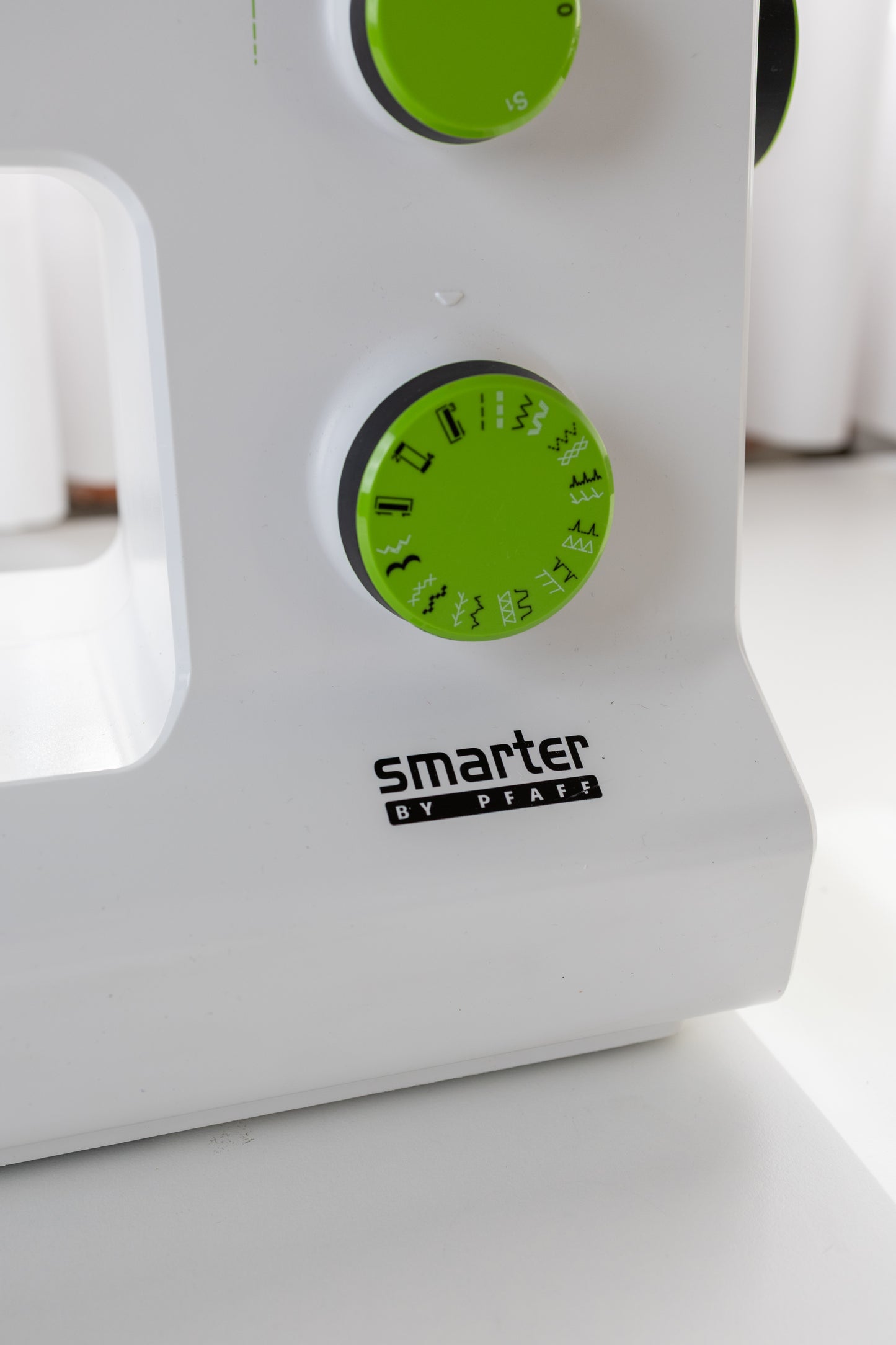 Machine à coudre : Pfaff Smarter 140s